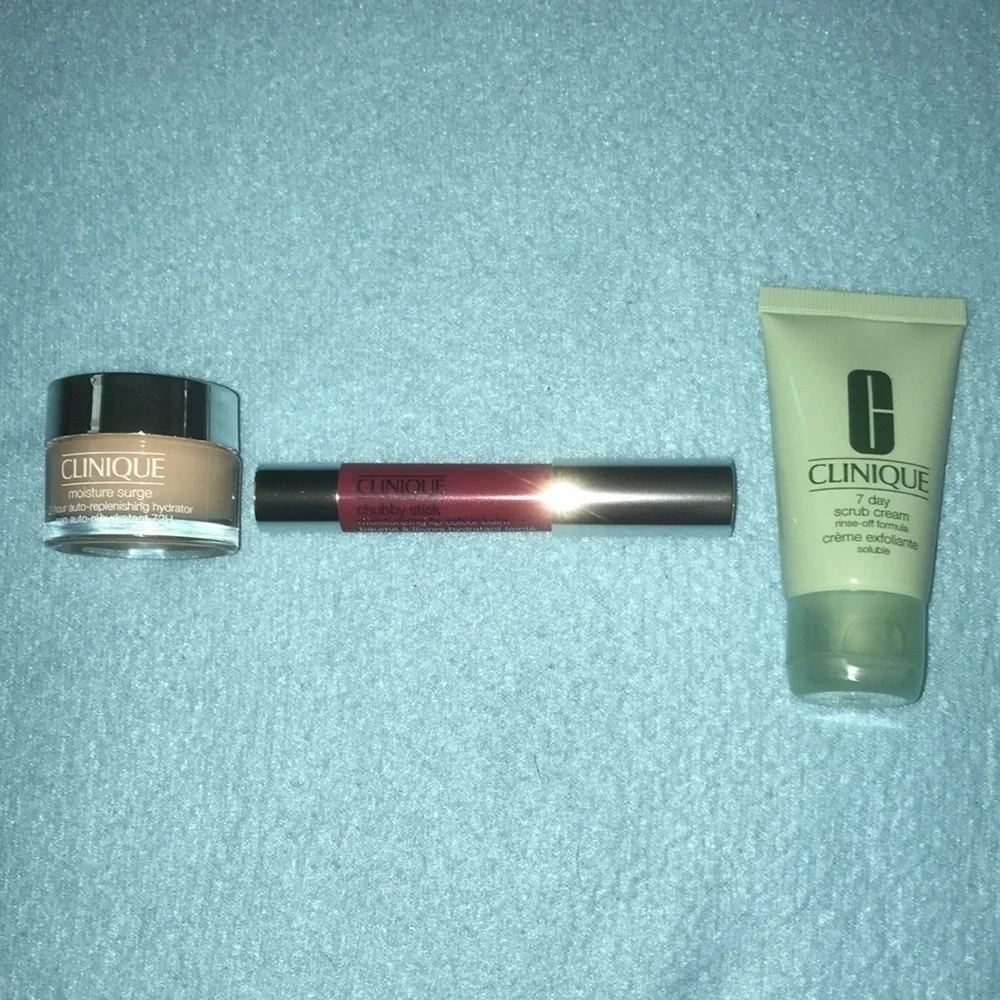 CLINIQUE NEW in box post-sun perfection beauty kit 🎉🎉Host Pick🎉🎉 X2